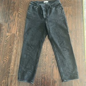 Black dad high rise Abercrombie Jeans. Size 31/12. Regular length